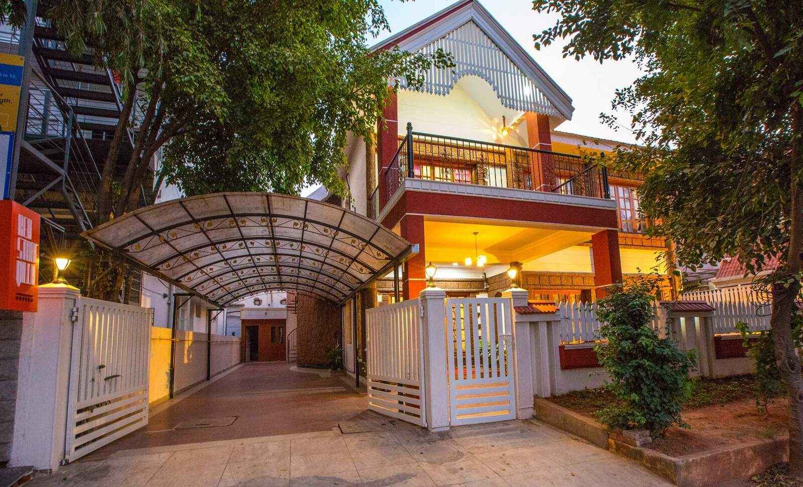 Redstone villa facade